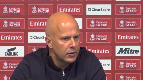 Nach der deutlichen FA-Cup-Niederlage gegen Manchester City kritisiert Arne Slot vor allem die schwache Chancenverwertung und die einfachen Gegentore als entscheidende Faktoren.