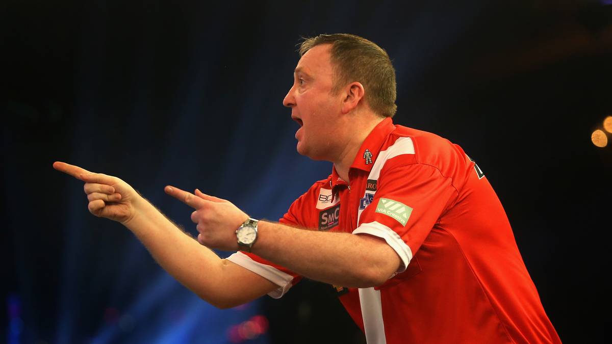 PLATZ 14 - GLEN DURRANT: Durrant ist die aktuelle Nummer eins der BDO-Rangliste und BDO-Weltmeister. 2016 wurde er aufgrund seiner Dominanz mit PDC-Superstar Michael van Gerwen verglichen. Dass er auch in der PDC bestehen kann, zeigte er 2017 als er seine Gruppe vor Peter Wright gewinnen konnte. In der Gruppe F mit Simon Whitlock ist er definitiv nicht chancenlos