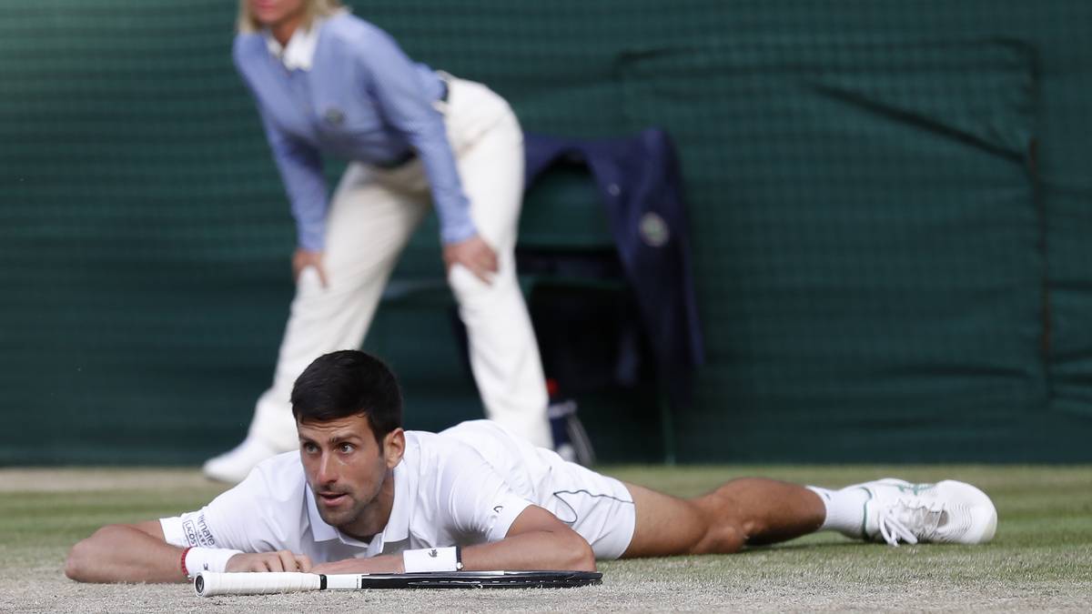 Der Serbe gewinnt den Tiebreak mit 7:3 und macht damit im längsten Wimbledon-Endspiel aller Zeiten die Titelverteidigung perfekt. Auch den ersten und dritten Satz holt sich der "Djoker" im Tiebreak, Federer gleicht per 6:1 und 6:4 jeweils aus
