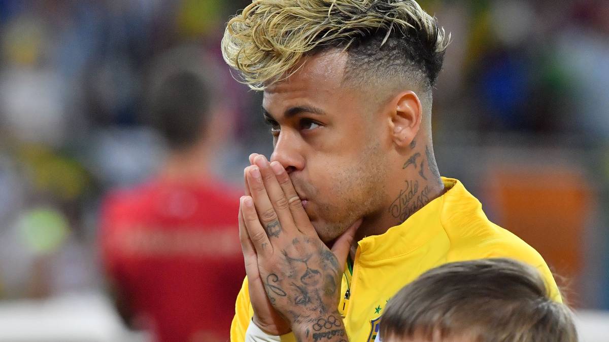 Brasilien steigt in die WM in Russland ein: Mit neuer Frisur, die teilweise eher an Nudeln erinnert, und großer Motivation geht Neymar in die Auftaktpartie gegen die Schweiz
