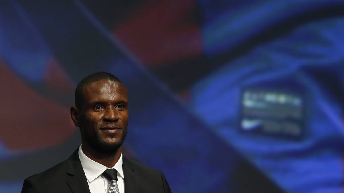 Die Zeremonie ist klar geprägt vom FC Barcelona. So gibt es auch diese schöne Geschichte mitzuerleben: Eric Abidal, zweimalige Champions-League-Sieger mit Barca, lost Topf 4. Er besiegte 2013 den Krebs