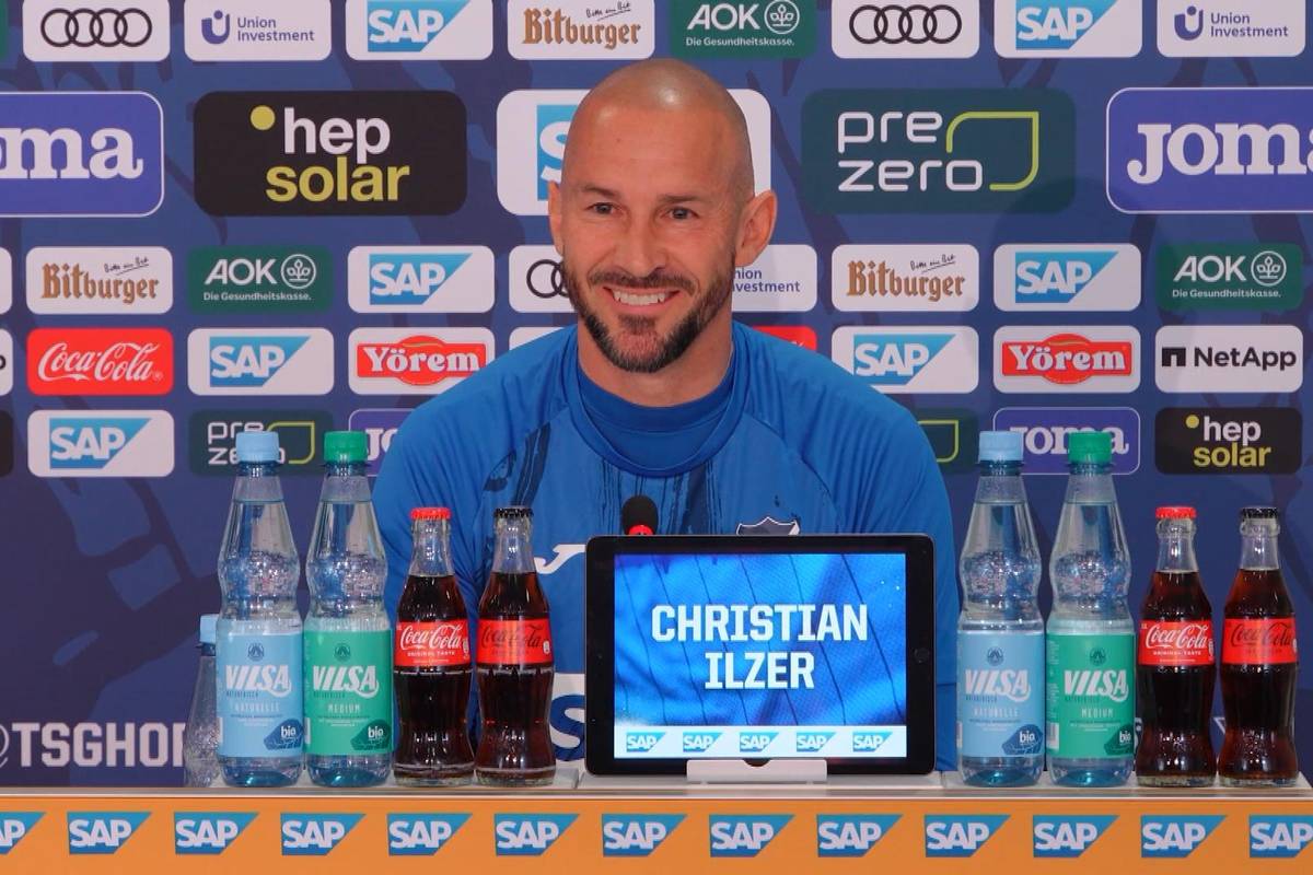 Hoffenheims Trainer Christian Ilzer lächelt Trennungsgerüchte im Sommer weg und setzt zu einem interessanten Vergleich an.