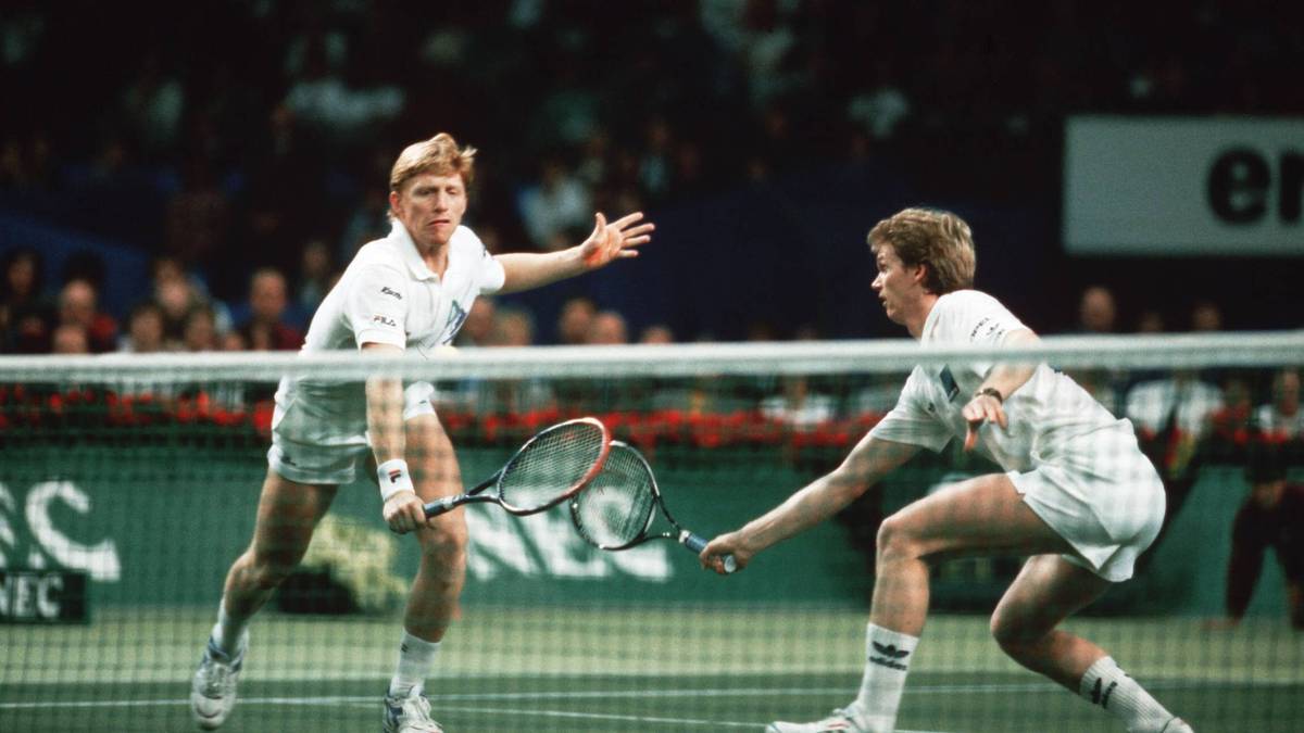 Auch im Doppel begeistert er die Zuschauer in der Hanns-Martin-Schleyer-Halle. An der Seite von Eric Jelen gewinnt er abermals und macht die Titelverteidigung mit seinen drei Punkten perfekt