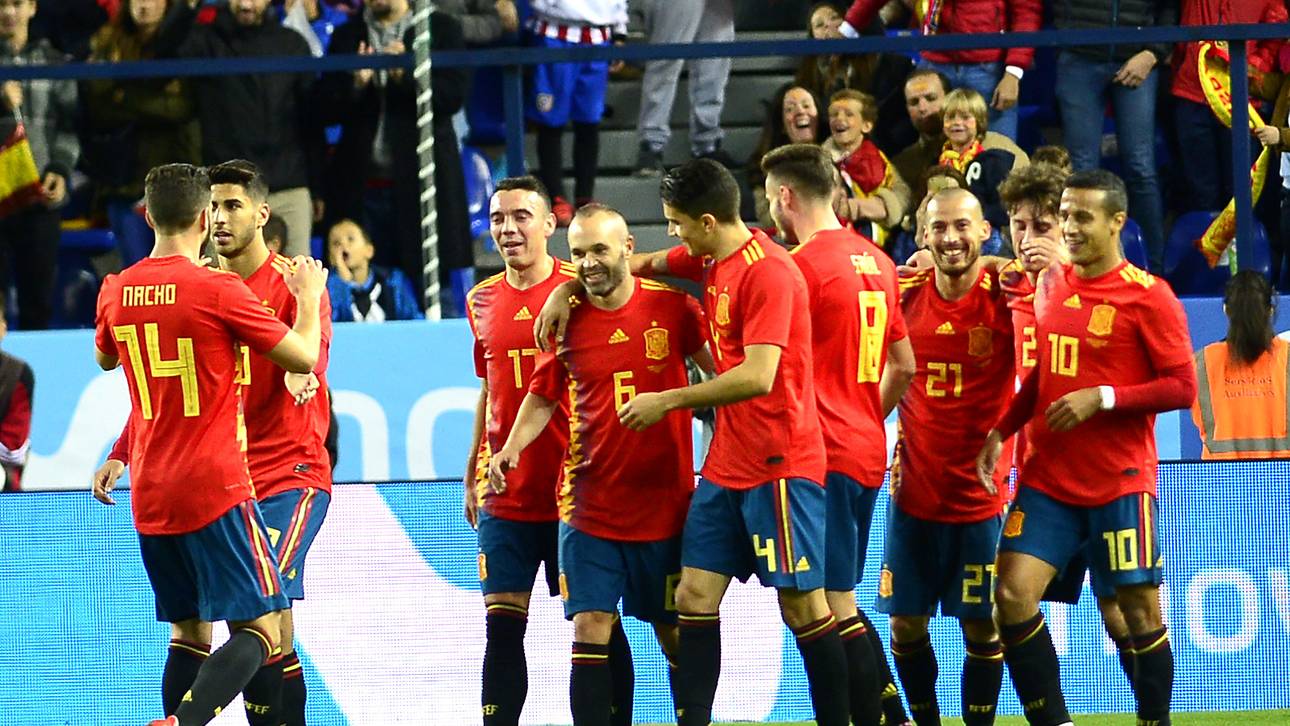 Spanien deklassiert Costa Rica