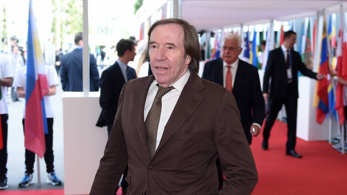 Unter den Gästen ist auch Weltmeister Günter Netzer 