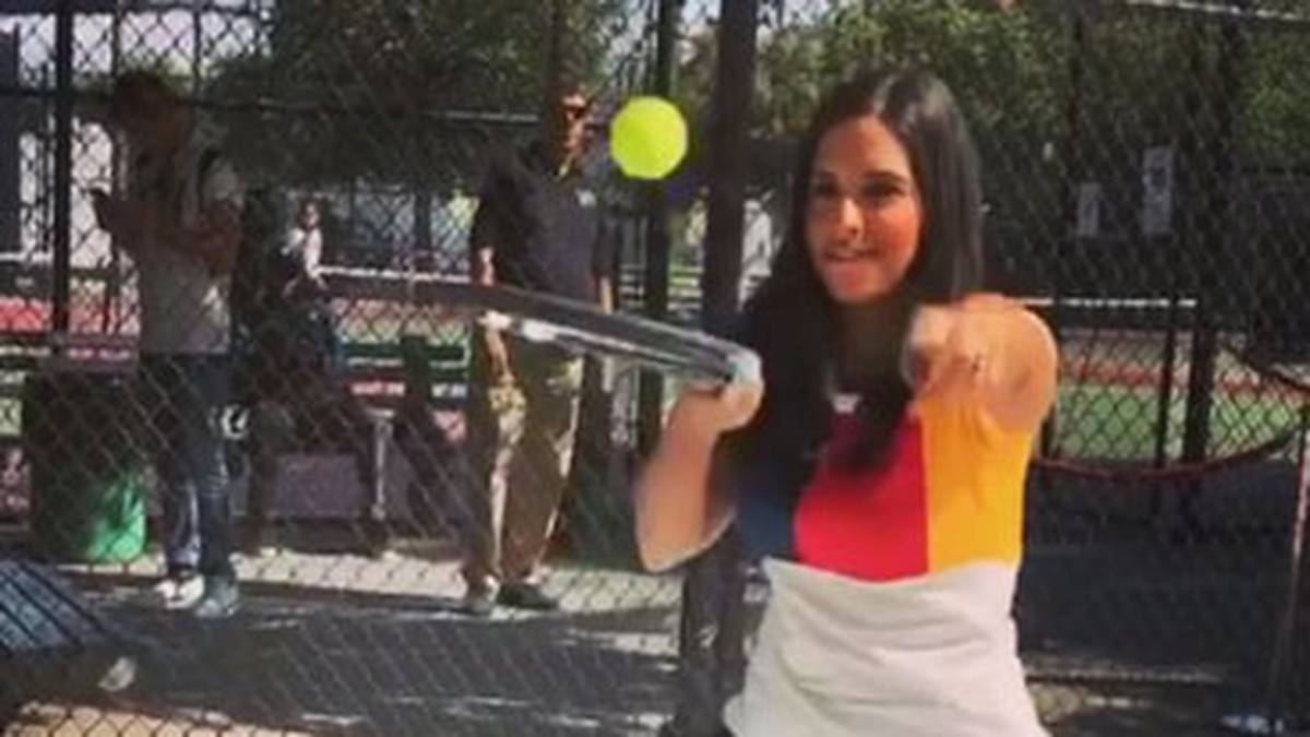 Und zwar bei Freundin Nessa. Die 36-Jährige stammt aus Ägypten und traf den Quarterback erstmals im Juli 2015. Ein halbes Jahr später machten die beiden ihre Liebe öffentlich