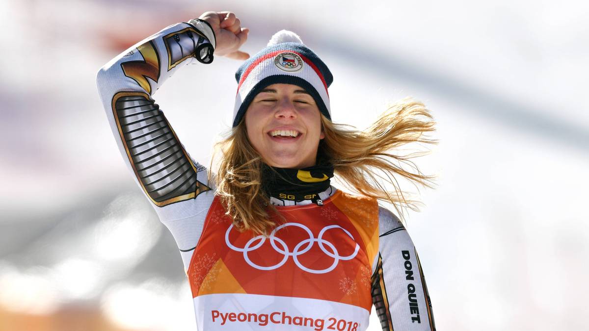 Sensationell gewinnt Ester Ledecka den Super-G bei den Olympischen Winterspielen in Pyeongchang. Sie düpiert die versammelte Weltelite, obwohl sie eigentlich in einer anderen Sportart zuhause ist und sich dort bereits zur Weltmeisterin gekrönt hat