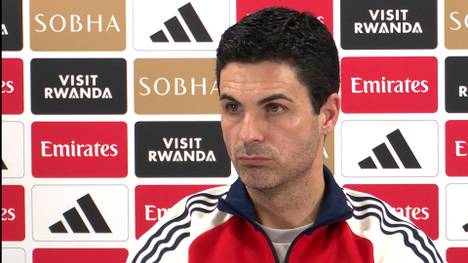 Nach dem Unentschieden gegen Wolverhampton könnte sich der Vorsprung des FC Arsenal in der Premier League auf Manchester City auf zwei Punkte verringern. Arsenal-Coach Mikel Arteta wird auf einer Pressekonferenz damit konfrontiert, dass sein Team womöglich ein weiteres Mal den Ligatitel aus der Hand geben könnte.