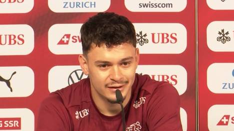 Stuttgarts Neuzugang Fabian Rieder weilt derzeit noch mit der Schweizer Nationalmannschaft bei der EM. Auf einer PK outet er sich als Sympathisant des FC Bayern.