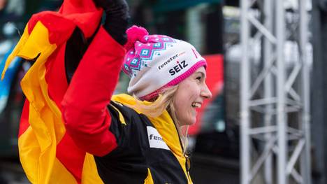 Laura Nolte jubelt über den WM-Triumph in Winterberg