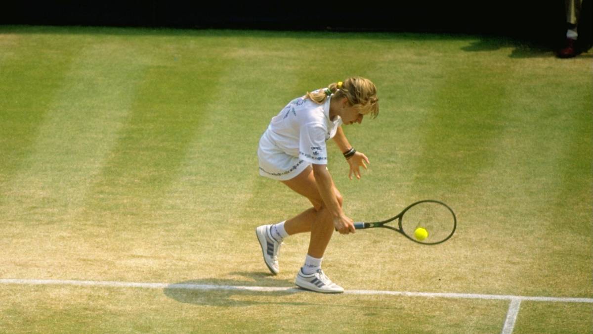 IHR SPIELSTIL: Steffi Graf beherrschte das Grundlinienspiel wie kaum eine Zweite. Mit ihrer schnellen Beinarbeit erlief sie fast jeden Ball und konnte mit ihren Schlägen jede Gegnerin unter Druck setzen