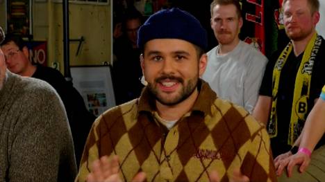 SPORT1-Moderator Lenny Peteanu spricht im Vorfeld des XXL-Abends der Champions League über die Chancen der deutschen Mannschaften - und lässt sich dabei zu einer kuriosen Wette hinreißen. 