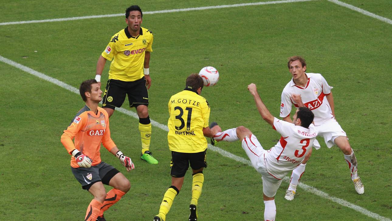 VfB Stuttgart v Borussia Dortmund - Bundesliga