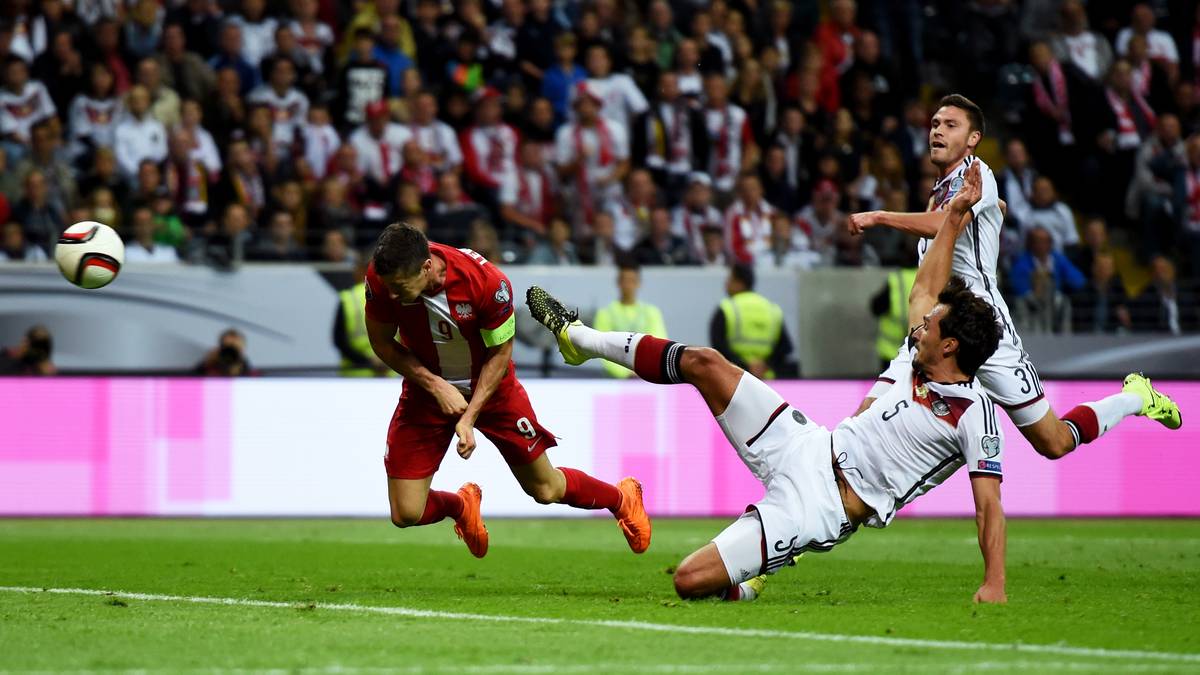 Wie aus dem Nichts ist Robert Lewandowski zur Stelle - nur noch 2:1 (36.). Da sah Hummels nicht gut aus