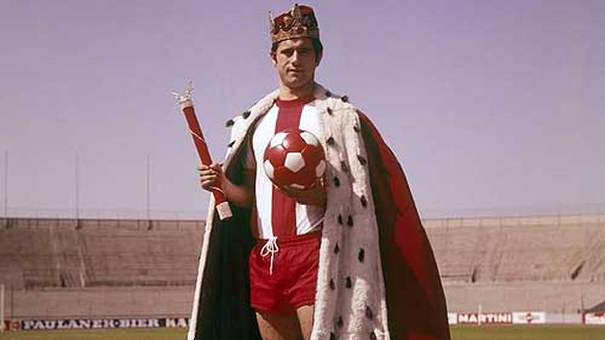 PLATZ 2: GERD MÜLLER - Ganz, ganz enge Kiste auf den vorderen beiden Plätzen. Mit nur einem Punkt Unterschied in der redaktionsinternen Abstimmung verpasst der "Bomber der Nation" die Spitze