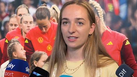 Nach der Weltklasseleistung von Ann-Katrin Berger im Viertelfinale gegen Frankreich, sind ihre Teamkolleginnen Mahmutovic und Kleinherne begeistert.