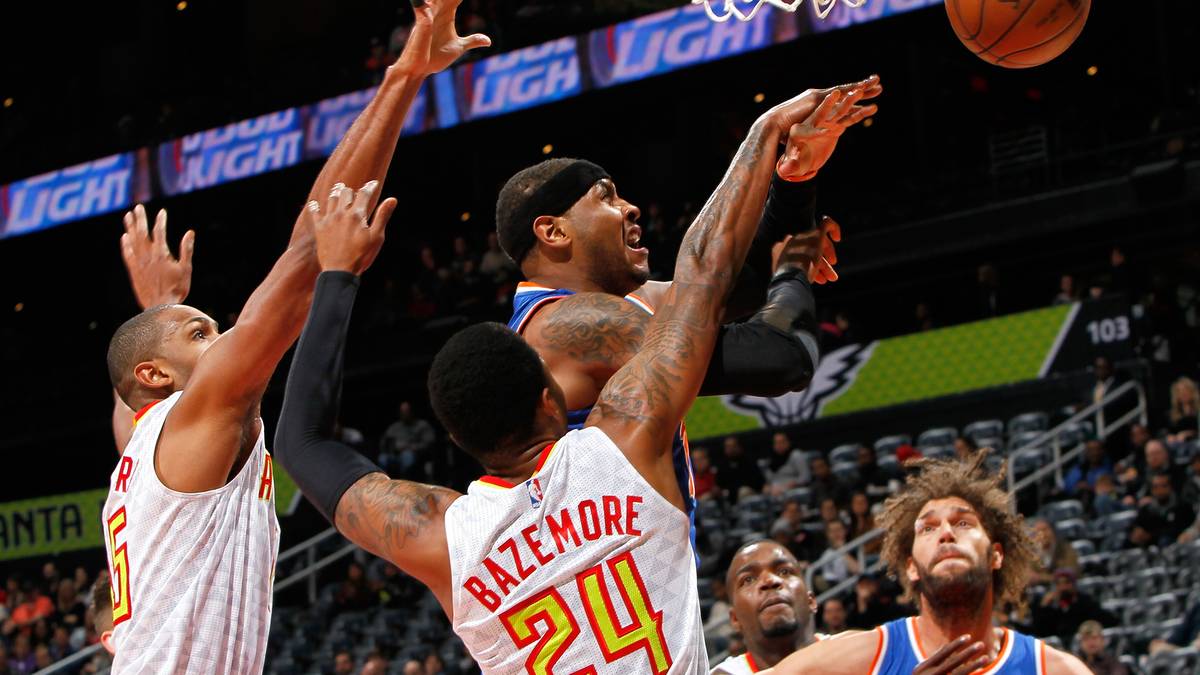 Carmelo Anthony von den New York Knicks wird von den Hawks in die Mangel genommen