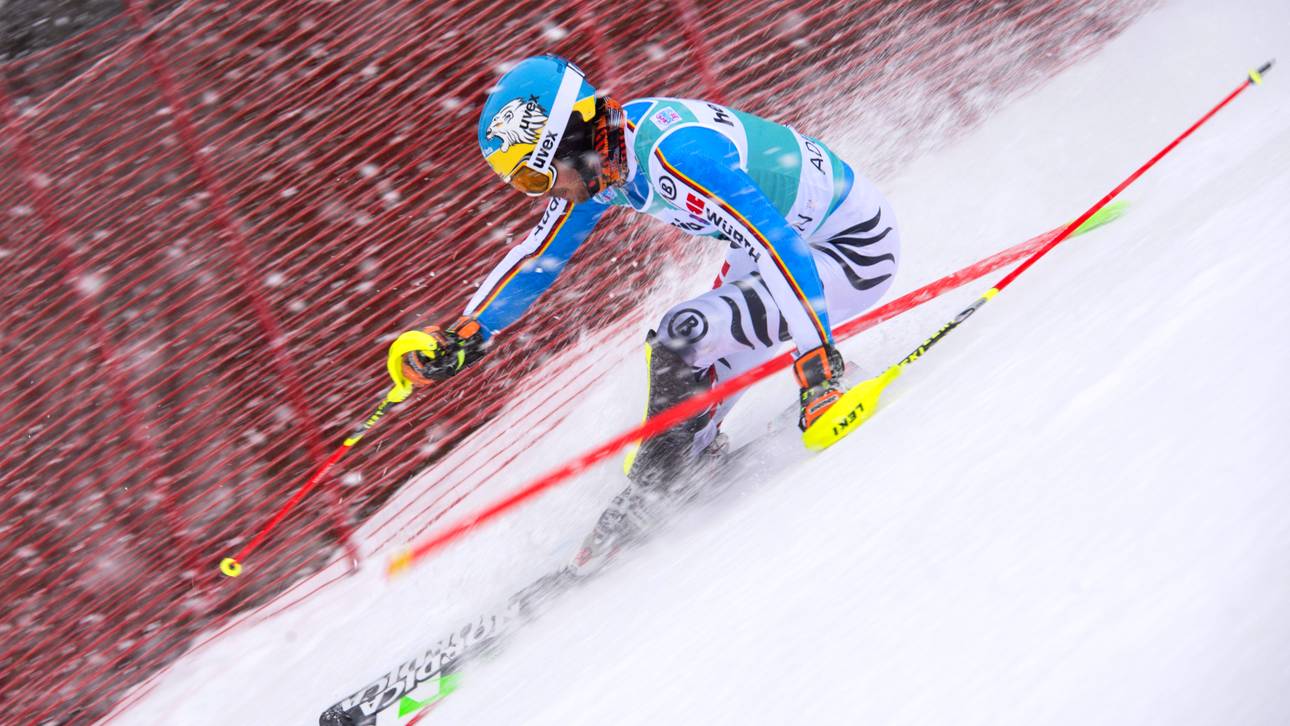 Neureuther im Slalom auf Podestkurs