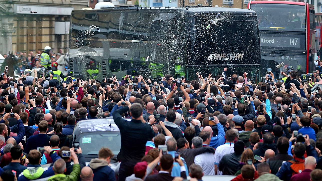 United-Bus attackiert – Hammers giften