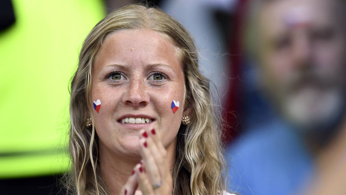 ...auf den Wangen finden sich die Nationalfahne auch