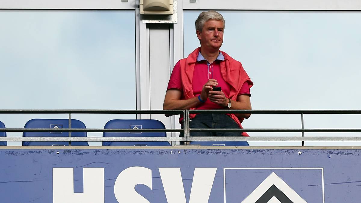 Ebenfalls neu wird Bernhard Peters als Direktor Sport installiert. Der ehemalige Hockey-Nationaltrainer soll sich unter anderem um den kompletten Jugendbereich und das Nachwuchsleistungszentrum kümmern