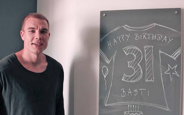 Holger Badstuber Gratuliert Bastian Schweinsteiger Zum 31 Geburtstag