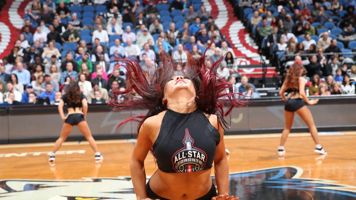 Die Cheerleader der Timberwolves stimmen mit ihrem Outfit schonmal auf das All-Star Weekend ein