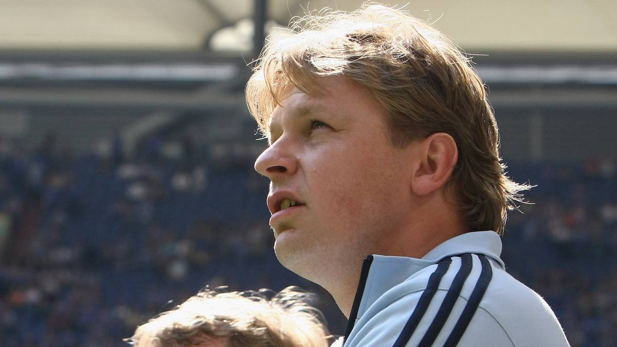 Sechs Jahre später kehrte Mulder als Co-Trainer nach Gelsenkirchen zurück und betreute die Mannschaft zunächst als Assistent von Fred Rutten und anschließend zusammen mit Mike Büskens zwischen 2008 und 2009