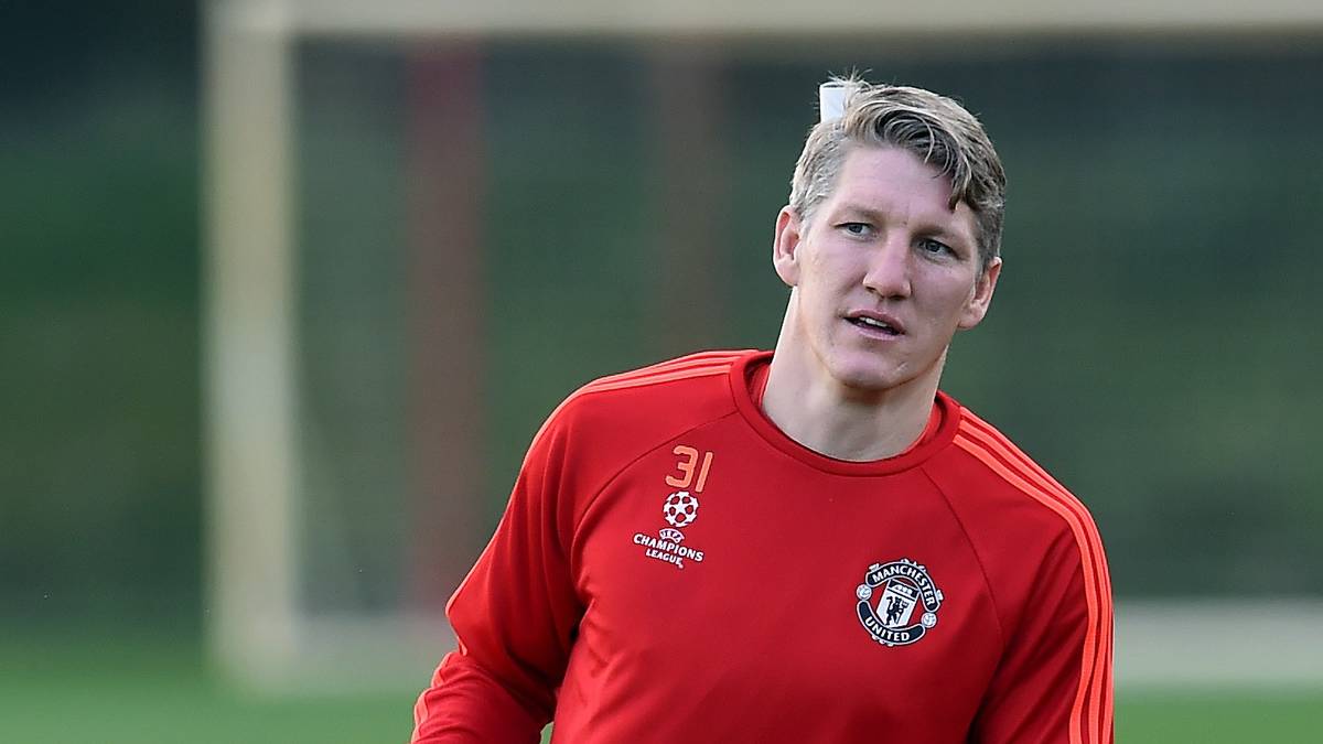 Im Oktober steht für ihn auch erst einmal wieder nur Training auf dem Programm. Schweinsteiger plagen Muskelbeschwerden