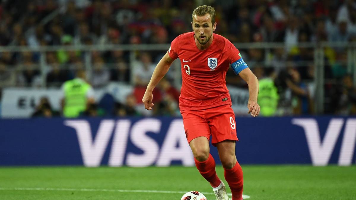 Mit Harry Kane, dem aktuell besten WM-Torjäger, hat Lingard einen weiteren Fortnite-Fan in seinem Team. Vor dem Spiel gegen Kolumbieen erklärte der Tottenham-Star, dass er gerne Mal eine Runde im WM-Camp zocke. Das scheint ein ganz guter Ausgleich zu sein, denn auf dem Platz knipste Kane bisher schon sechs Mal - ohne Fortnite-Jubel