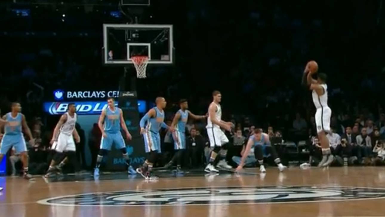 Oldie dribbelt 127-Kilo-Mann zu Fall