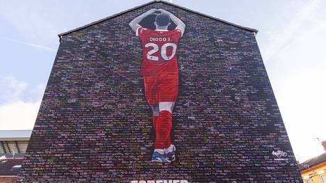 Der FC Liverpool hat über Social Media eine Statue für Diogo Jota und dessen Bruder André SIlva angekündigt. Das Denkmal beinhaltet einige emotionale Details der beiden Brüder.
