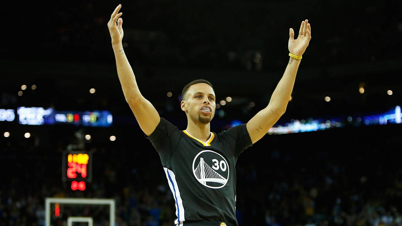 Curry mit Arroganz-Dreier bei Aufholjagd