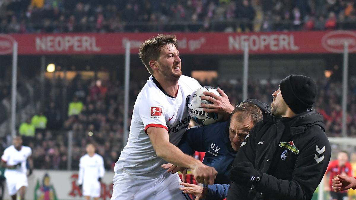 In über 50 Jahren Bundesliga ist der Argentinier aber bei Weitem nicht der einzige, der für einen Skandal sorgte