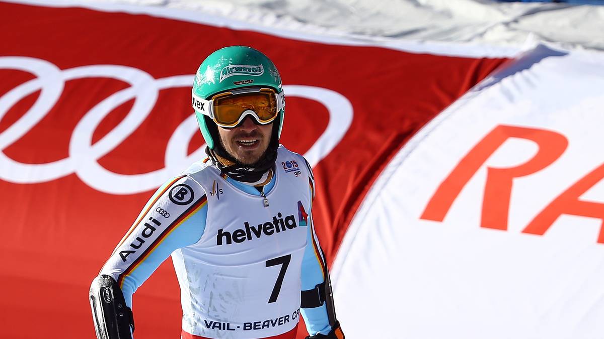 Felix Neureuther kann der Traumfahrt des Lokalmatadors nichts entgegensetzen und fällt nach dem Zieleinlauf des Halbzeitführenden Marcel Hirscher noch aus den Podesträngen.