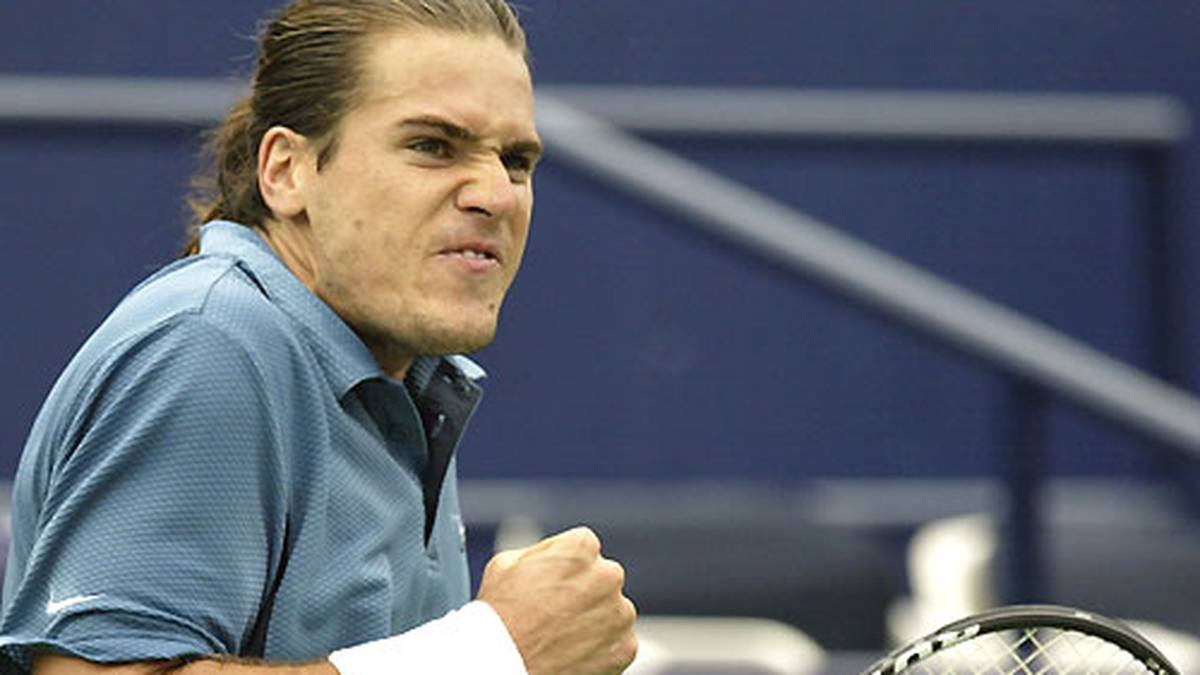 Am 13. Mai 2002 erreicht Haas seine höchste Platzierung in der Weltrangliste. Der Deutsche belohnt sich für seine starken Leistungen und klettert auf Platz zwei