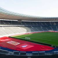Union Berlin trägt seine Champions-League-Spiele im Berliner Olympiastadion aus. Vor dem Spiel gegen Sporting Braga dekoriert Union das Stadion um - was Hertha-Fans nicht gefallen dürfte.