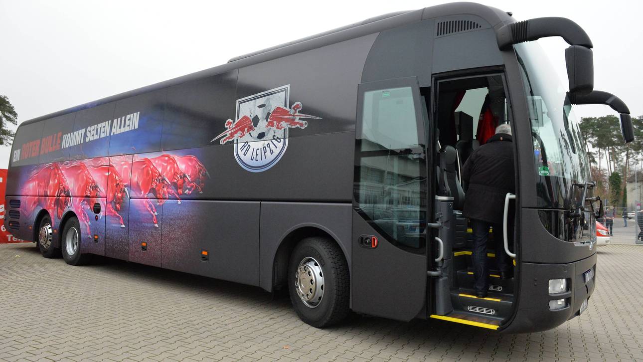 Kurioser Fan-Angriff auf Leipzigs Bus