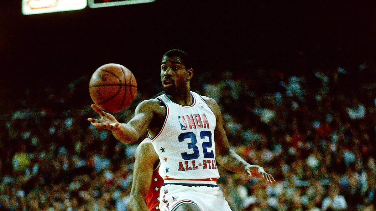 Einige Jahre danach betritt mit Earvin "Magic" Johnson ein Spieler die große NBA-Bühne, dessen Stil für Auswahlpartien wie geschaffen ist. 1984 gelingen ihm in Denver sagenhafte 22 Assists. Ein Bestmarke, die bis heute steht