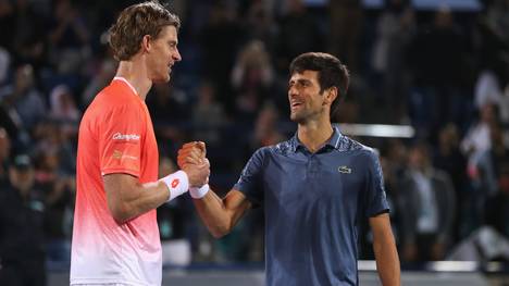 Novak Djokovic (r.) hat die Neuauflage des Wimbledonfinals gewonnen