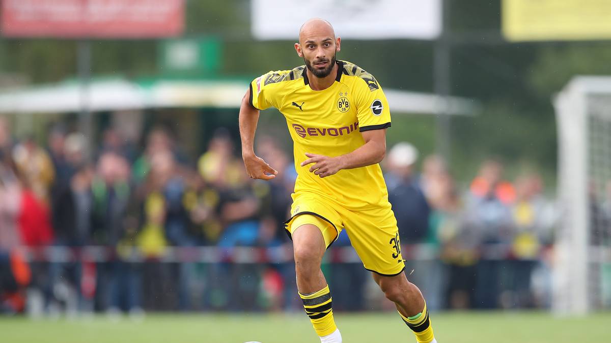 Kürzlich gab es Gerüchte, der 29-Jährige würde sich bereits in konkreten Gesprächen mit US Sassuolo aus Italien befinden - allerdings hatte er zuvor selbst erklärt, keine Wechselgedanken zu hegen und um seinen Platz kämpfen zu wollen.