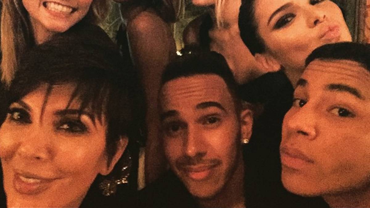 ... und hier bei einem Auftritt seines Bruders in Paris. Aber wer sind die Gesichter an Hamiltons Seite?