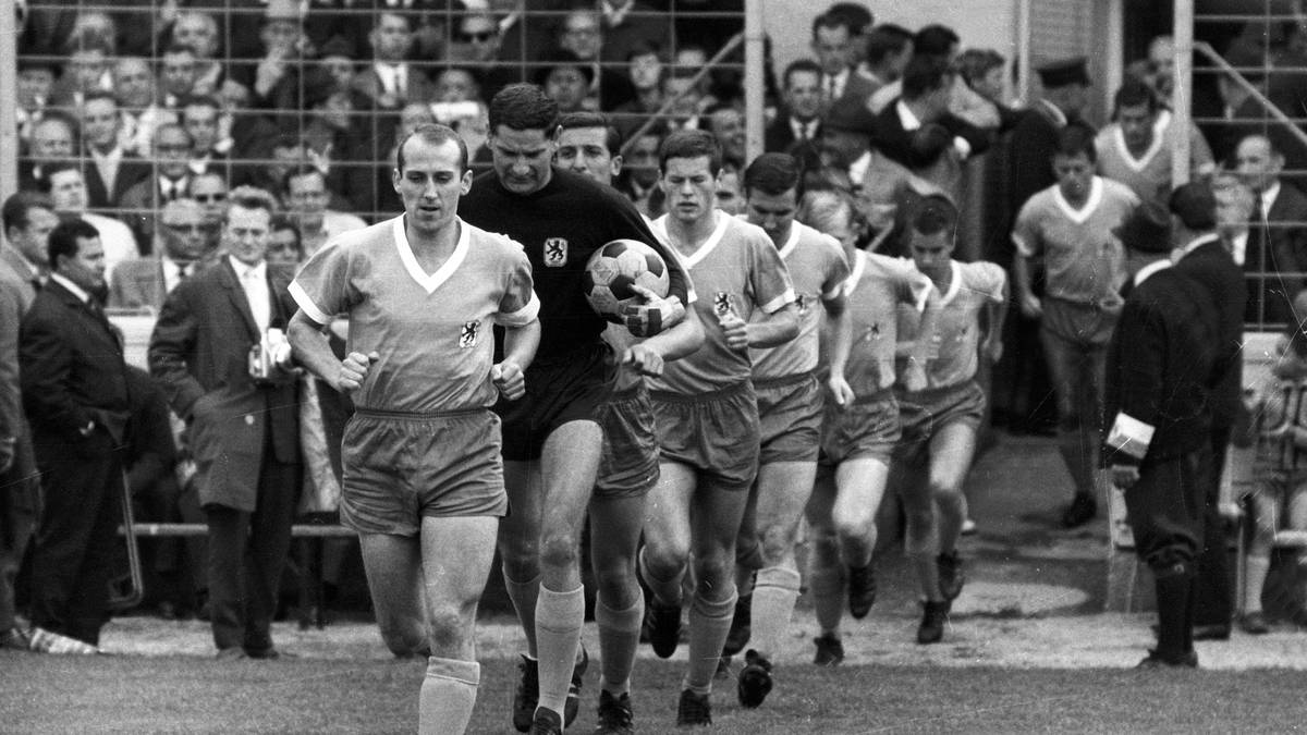 PLATZ 15 - TSV 1860 München: 17