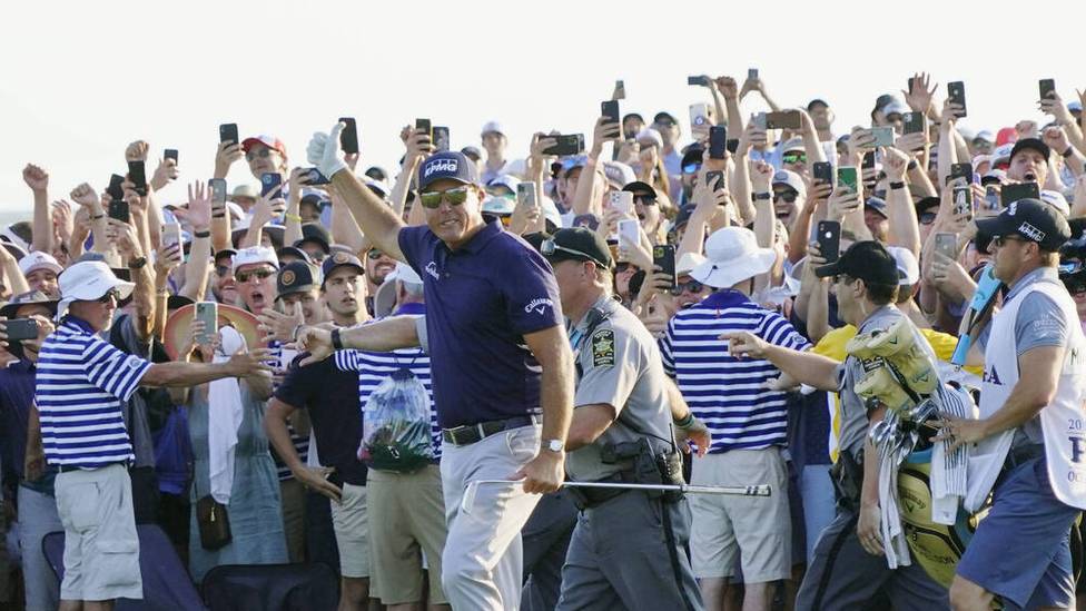Phil Mickelson sorgte mit seinem Triumph beim PGA Championship für denkwürdige Szenen