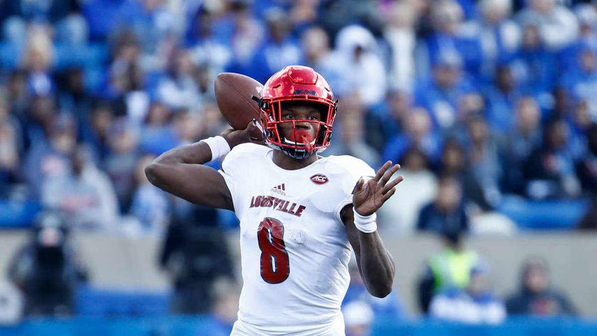 Seine dritte und letzte College-Saison war ähnlich erfolgreich. Mit 1.601 Laufyards stellte er einen Louisville-Rekord auf. Sämtliche Karriere-Laufbestmarken der Uni-Geschichte gehören ihm