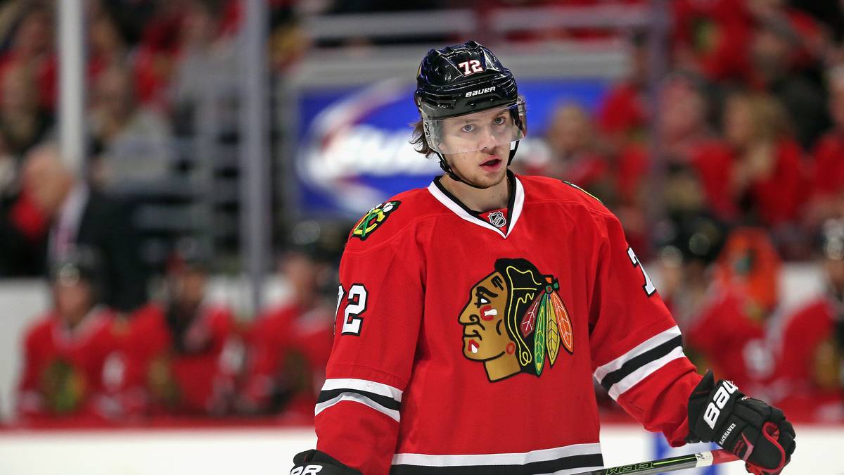 Hinzu kommt Youngster Artemi Panarin (im Bild), der zusammen mit seinem Teamkollgen bei den Chicago Blackhawks, Artem Anisimov, die NHL aufmischte. SPORT1-Prognose: Da Russland fast in Bestbesetzung auflaufen kann, wäre alles andere als der Titel eine herbe Enttäuschung