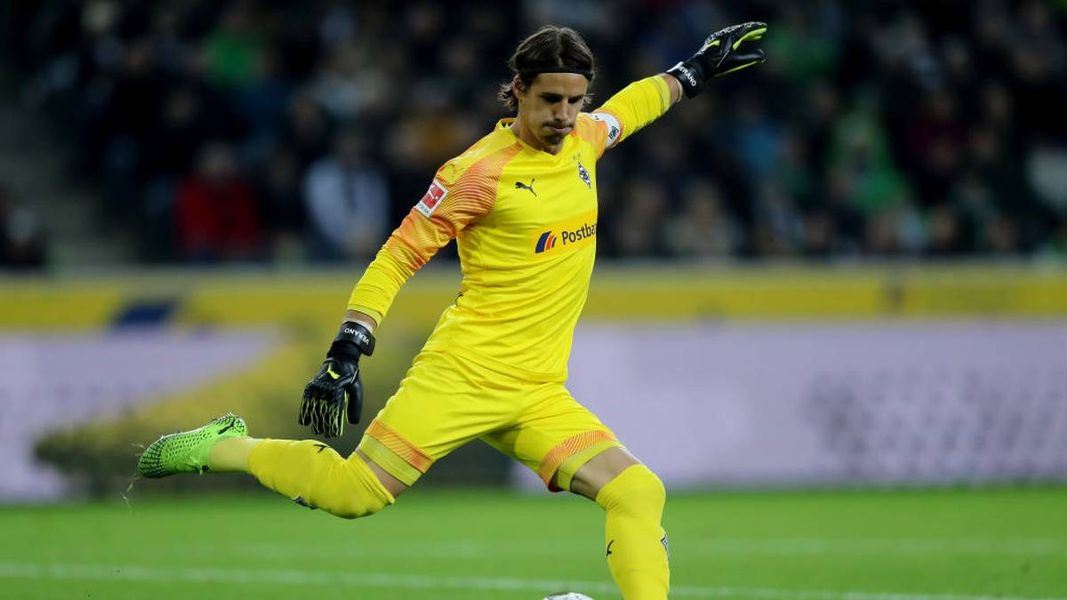 YANN SOMMER: Bei den wenigen gefährlichen Bällen, die auf seinen Kasten kommen, ist er zunächst zur Stelle. Leitet allerdings mit einem missglückten Pass eine gefährliche Aktion für den BVB ein. Beim ersten Gegentor sieht er nicht gut aus. SPORT1-Note: 4,5