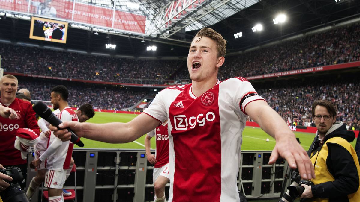 MATTHIJS DE LIGT: Der 19-Jährige ist seit Wochen das heißeste Eisen auf dem Transfermarkt. Nahezu allen Topklubs wird ein Interesse am Niederländer nachgesagt - auch dem FC Bayern. Nachdem es zwischenzeitlich hieß, de Ligt habe sich für Barca entschieden, scheint aktuell wieder alles offen