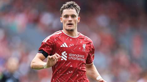 Der FC Liverpool hat sich mit einem Konsortium um Amazon-Gründer Jeff Bezos auf den Verkauf eines 30-prozentigen Klubanteils geeinigt. Der Deal soll rund 1,4 Milliarden Pfund wert sein.