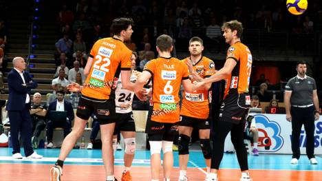 Berlin dominiert zum Auftakt